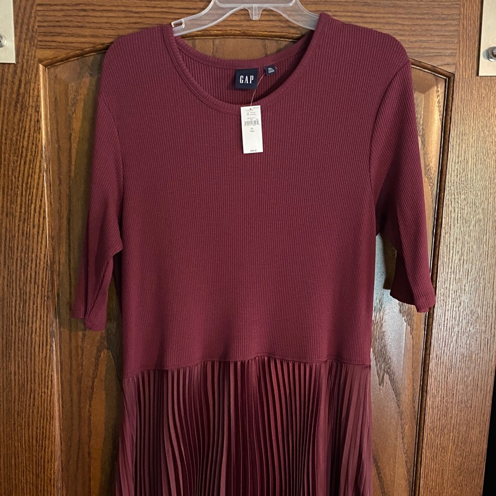 GAP Burgundy Ribbed Top with Pleated Skirt
